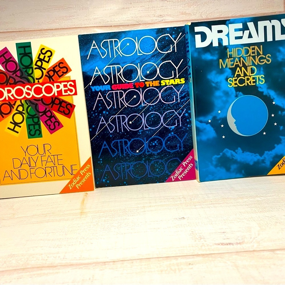 Vintage 3 book collection astrology horoscopes and dreams⚡️